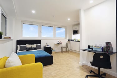 1 bed studio, The Midway, Basford, Newcastle under Lyme, ST51LD - Image 1